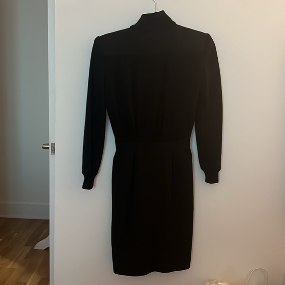 Vintage 80s Valentino strong shoulder black dress - Picture 9 of 9
